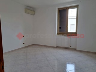 Trilocale in Affitto a Bari, 350&euro;, 85 m², arredato