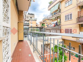 Trilocale in Vendita a Roma, 276'000&euro;, 85 m²