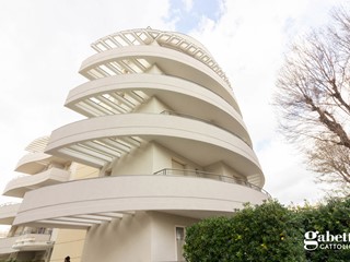 Trilocale in Vendita a Cattolica, 350'000&euro;, 110 m², con Box