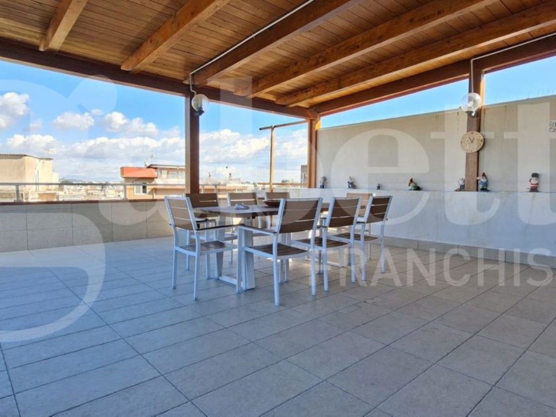 Quadrilocale in Vendita a Bacoli, 350'000&euro;, 135 m²