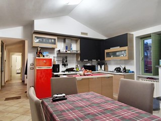 Quadrilocale in Affitto a Carrara, 750&euro;, 100 m², arredato