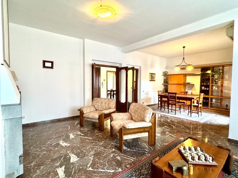 Appartamento in Vendita a Fucecchio, 250'000&euro;, 220 m², arredato