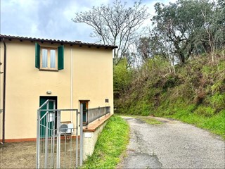 Bilocale in Vendita a Vinci, 74'000&euro;, 55 m², arredato