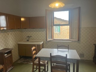 Trilocale in Vendita a Palaia, zona Montefoscoli, 39'000&euro;, 70 m², arredato