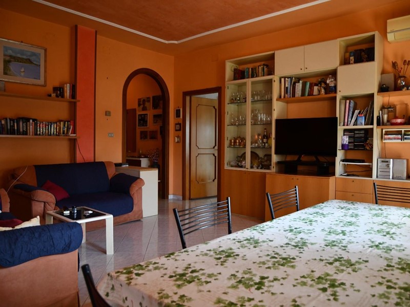Appartamento in Vendita a Formia, 190'000&euro;, 94 m², arredato