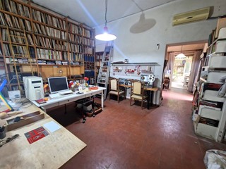 Appartamento in Vendita a Napoli, 450'000&euro;, 210 m²