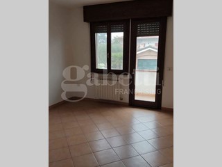 Appartamento in Vendita a Gavello, 45'000&euro;, 70 m², con Box