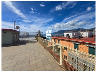 Quadrilocale in Vendita a Salerno, 415'000&euro;, 110 m², con Box