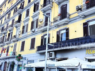 Quadrilocale in Vendita a Napoli, 285'000&euro;, 120 m²