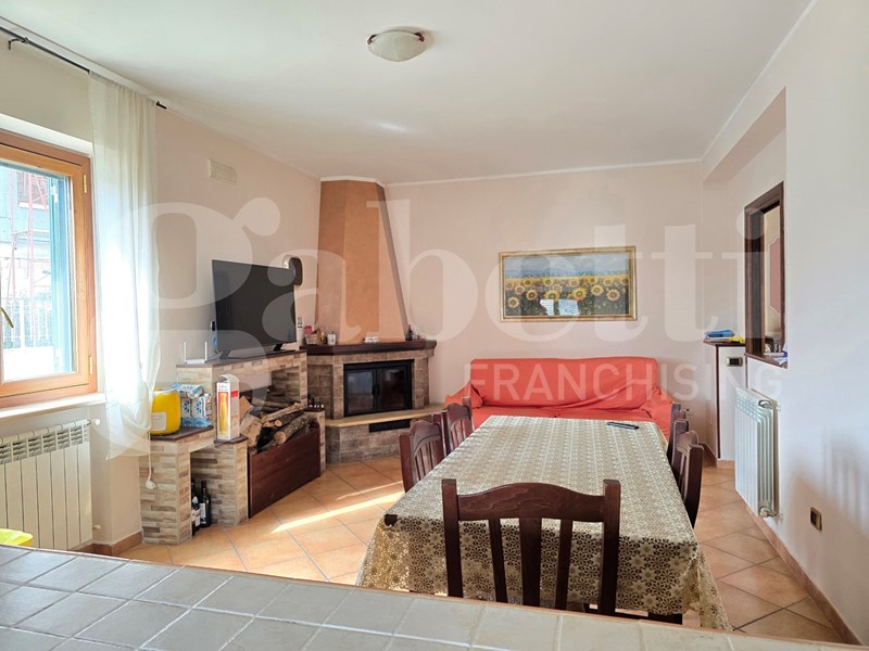 Appartamento in Vendita a Pentone, 138'000&euro;, 177 m²