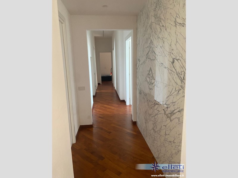 Quadrilocale in Vendita a Massa, zona Marina di Massa, 250'000&euro;, 79 m², arredato