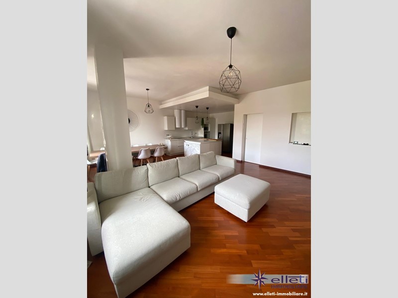 Trilocale in Vendita a Massa, zona Marina di Massa, 260'000&euro;, 89 m², arredato