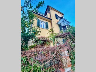 Bilocale in Vendita a Massa, zona Turano, 150'000&euro;, 50 m², arredato