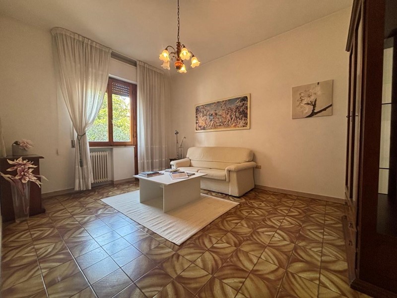 Quadrilocale in Vendita a Vinci, zona Sovigliana, 240'000&euro;, 102 m², con Box