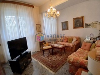 Appartamento in Vendita a Livorno, 235'000&euro;, 130 m², con Box