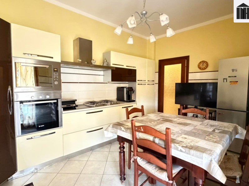 Quadrilocale in Vendita a Santa Croce sull'Arno, 135'000&euro;, 112 m², con Box