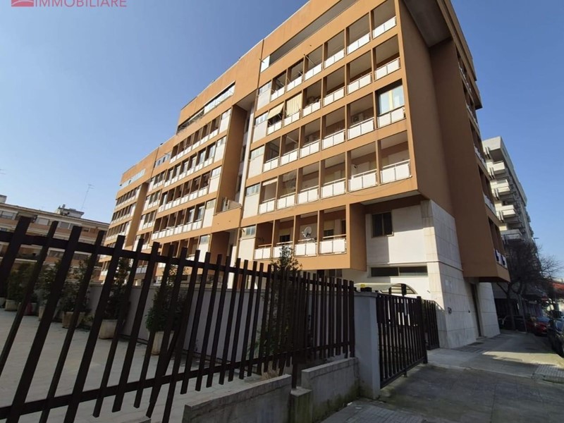 Quadrilocale in Vendita a Lecce, 250'000&euro;, 147 m², con Box