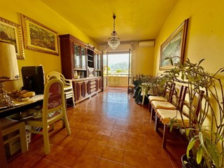 Quadrilocale in Vendita a Carrara, zona Marina di Carrara, 225'000&euro;, 90 m²