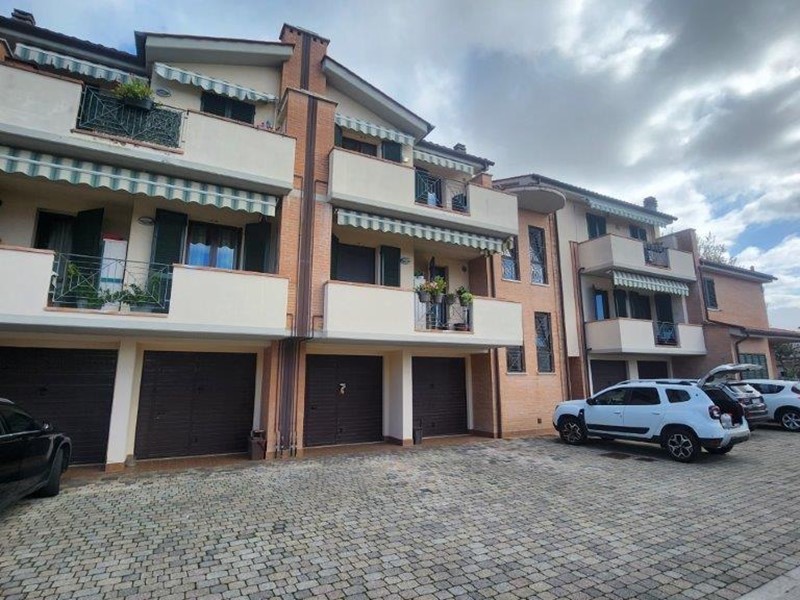 Appartamento in Vendita a Cascina, 228'000&euro;, 81 m², arredato, con Box