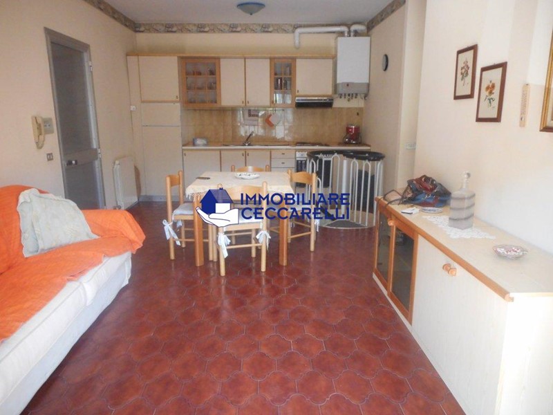 Quadrilocale in Affitto a Massa, zona Marina di Massa, 2'700&euro;, 85 m², arredato