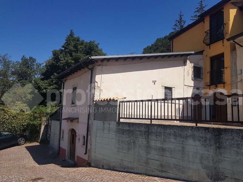 Trilocale in Affitto a Castel di Sangro, 550&euro;, 54 m², arredato