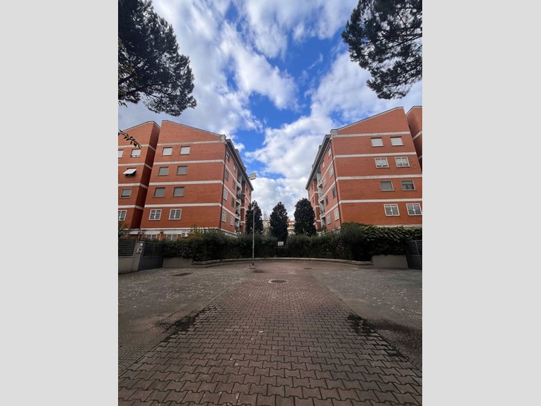 Quadrilocale in Vendita a Roma, 349'000&euro;, 98 m²