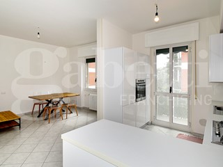 Bilocale in Vendita a Milano, 259'000&euro;, 65 m²