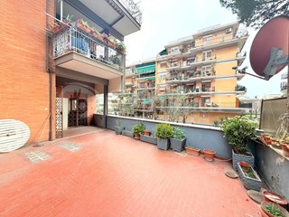 Quadrilocale in Vendita a Roma, 330'000&euro;, 120 m²