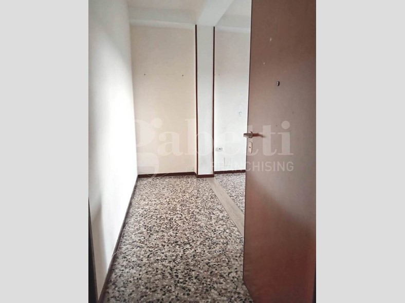 Trilocale in Vendita a Biassono, 125'000&euro;, 76 m²