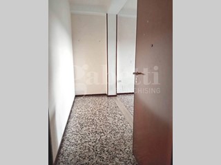 Trilocale in Vendita a Biassono, 125'000&euro;, 76 m²