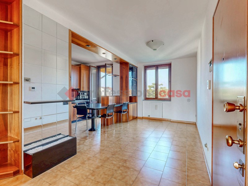 Trilocale in Vendita a Cambiago, 170'000&euro;, 110 m², arredato, con Box