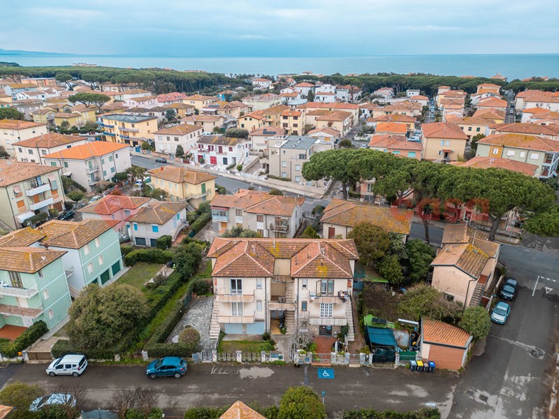 Trilocale in Vendita a Cecina, 195'000&euro;, 75 m², con Box