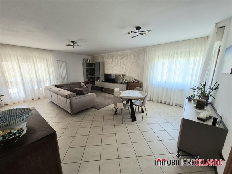 Quadrilocale in Vendita a Colle di Val D'Elsa, 243'000&euro;, 100 m²