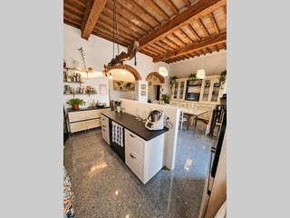 Appartamento in Vendita a Capannoli, zona San Pietro In Belvedere, 199'000&euro;, 180 m², arredato