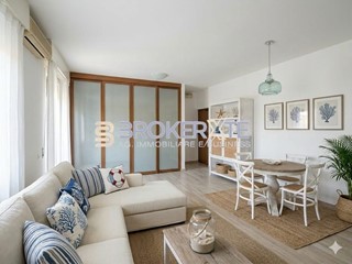 Bilocale in Vendita a Lerici, zona Pugliola, 173'000&euro;, 58 m², arredato