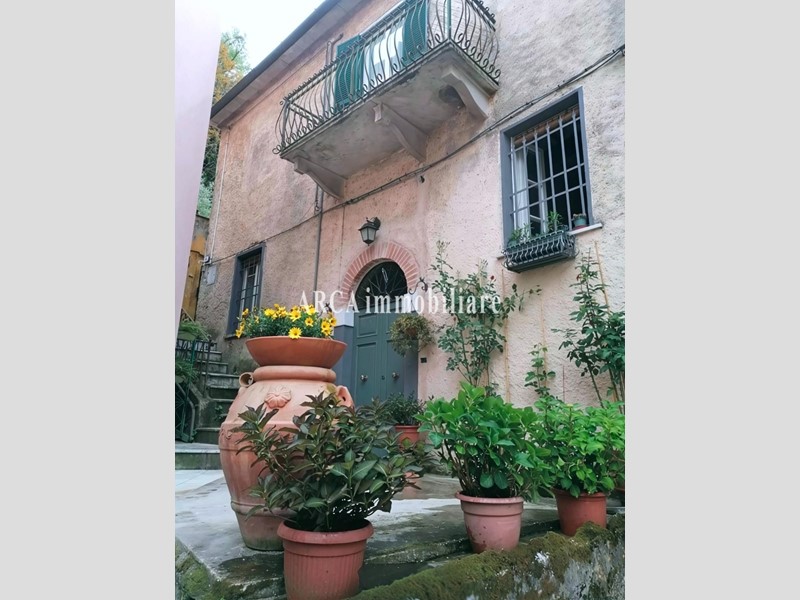 Appartamento in Vendita a Seravezza, 300'000&euro;, 140 m²