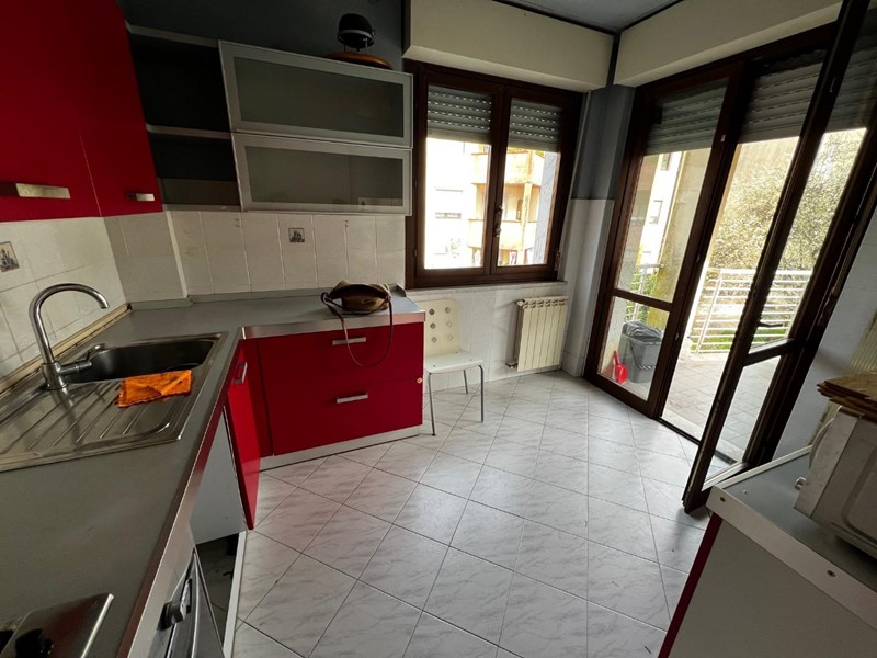 Quadrilocale in Vendita a Arcola, zona Ressora, 120'000&euro;, 89 m², con Box