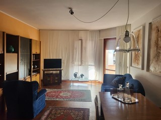 Appartamento in Vendita a Carrara, zona Marina di Carrara, 289'000&euro;, 100 m², arredato, con Box