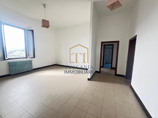Appartamento in Vendita a Casole d'Elsa, zona Cavallano, 90'000&euro;, 109 m²