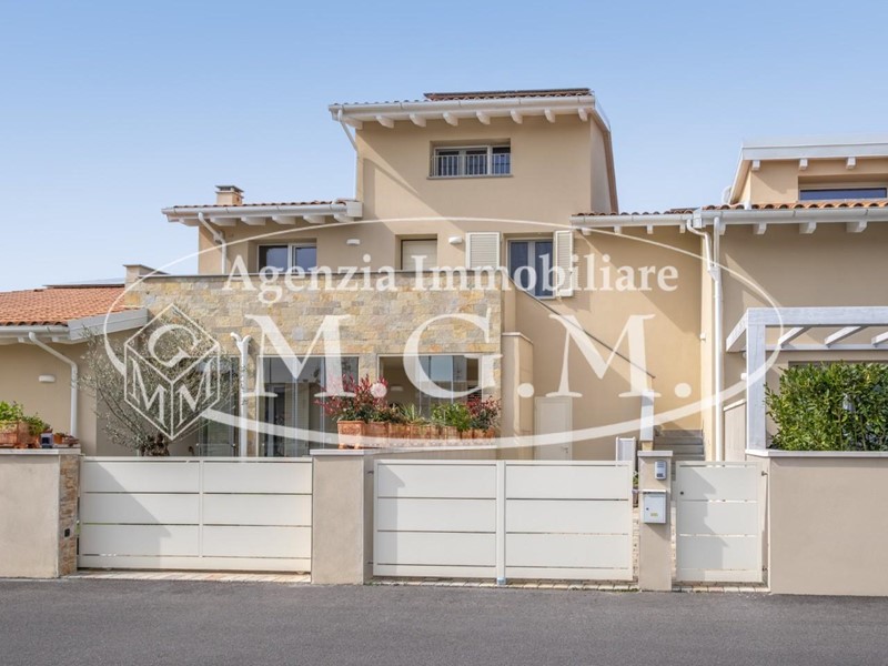 Appartamento in Vendita a Bientina, 315'000&euro;, 110 m², arredato