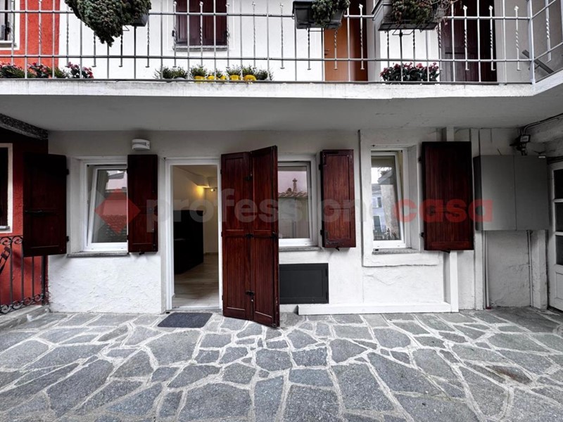 Bilocale in Vendita a Arona, 92'000&euro;, 65 m²