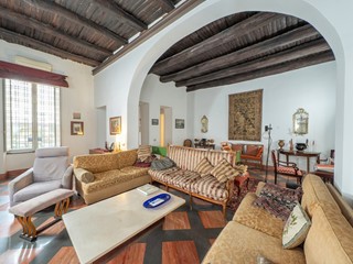 Appartamento in Vendita a Napoli, 745'000&euro;, 251 m²