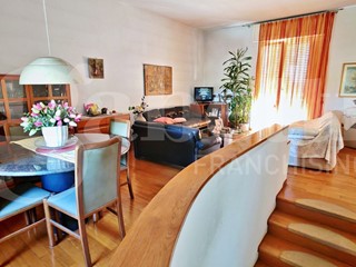 Appartamento in Vendita a San Giovanni in Persiceto, 210'000&euro;, 112 m², con Box