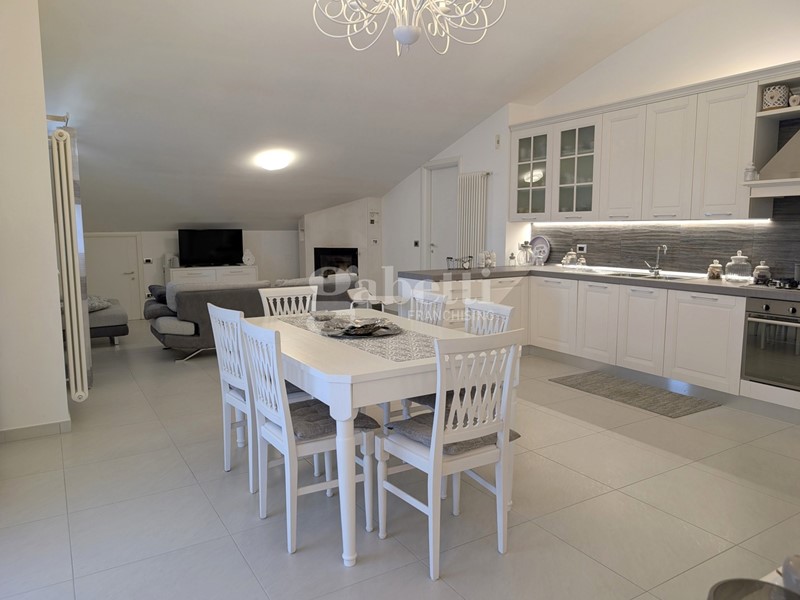 Appartamento in Vendita a Termoli, 289'000&euro;, 160 m², con Box