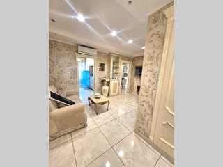 Bilocale in Vendita a Napoli, 255'000&euro;, 85 m²