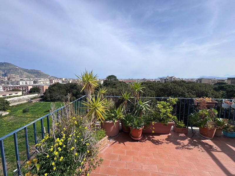 Attico in Vendita a Palermo, 265'000&euro;, 140 m²