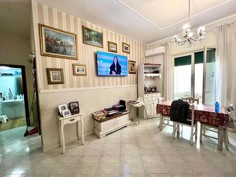 Quadrilocale in Vendita a Napoli, 315'000&euro;, 100 m²