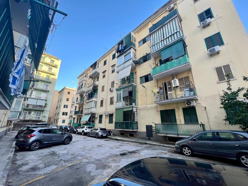 Trilocale in Vendita a Napoli, 250'000&euro;, 115 m²