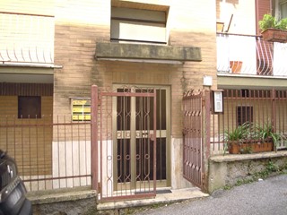Bilocale in Vendita a Roma, 160'000&euro;, 55 m²
