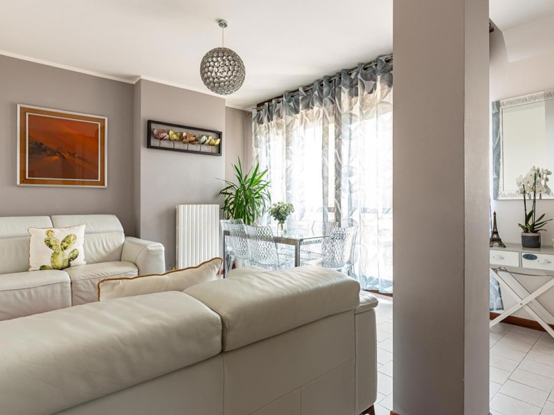 Quadrilocale in Vendita a Legnano, 225'000&euro;, 130 m², arredato